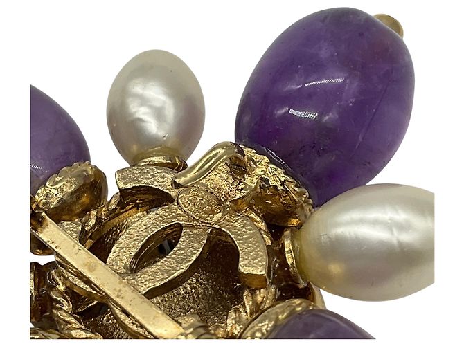 Broche CC Logo embelezada com pedras em roxo / turquesa / strass / pérolas da Chanel 2005 Multicor - vista 3