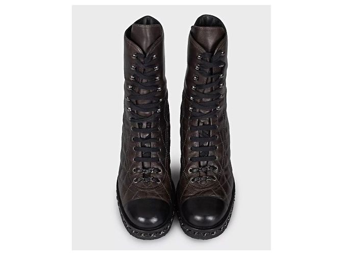 Braune gesteppte Leder Schnürstiefel von Chanel - Größe 8/38 Gebraucht - Ansicht 2