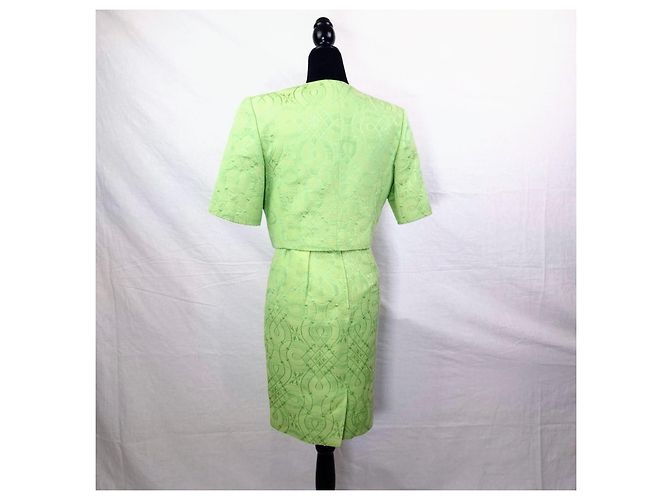 Valentino Garavani Conjunto Valentino verde claro com saia e jaqueta curta - vista 2