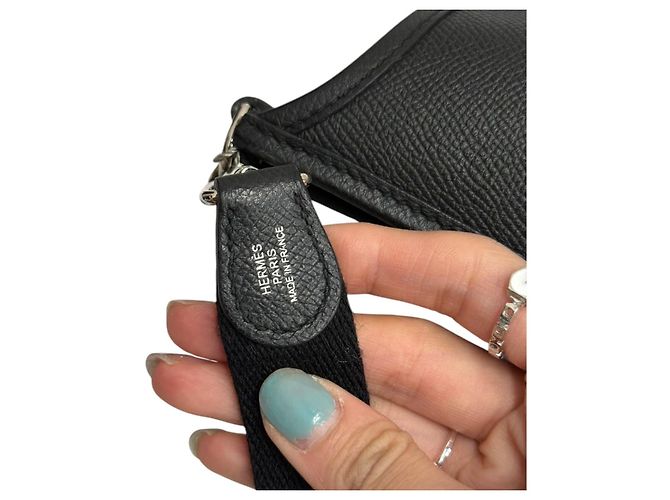 Hermès Mini Evelyne 16 - Pelle Clémence Nera | Hardware in Palladio Nero - vista 16