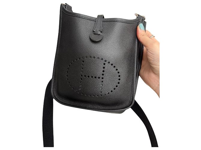 Hermès Mini Evelyne 16 - Pelle Clémence Nera | Hardware in Palladio Nero - vista 8