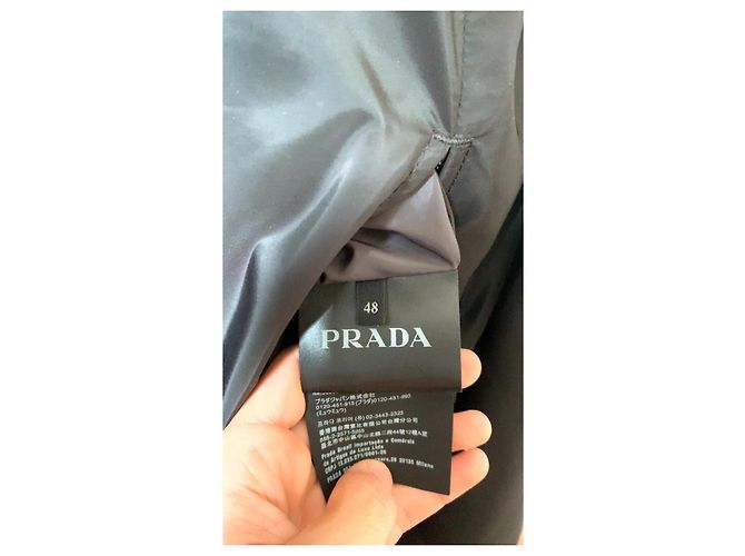 Wendbare schwarze Prada Kapuzenjacke Anthrazitgrau - Ansicht 8