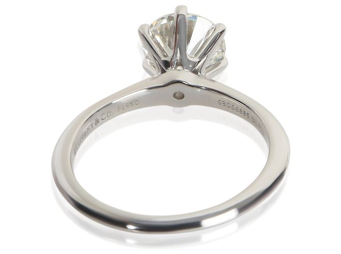 Bague de fiançailles en diamant rond brillant de 1,71 ct de Tiffany & Co. - vue 4