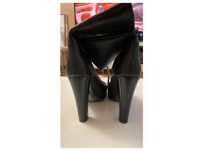 Fendi Black Leather Boots - view 9