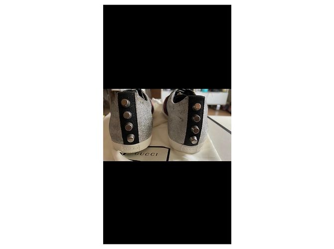 Gucci-Sneaker aus glitzerndem silbernem Canvas - Ansicht 10