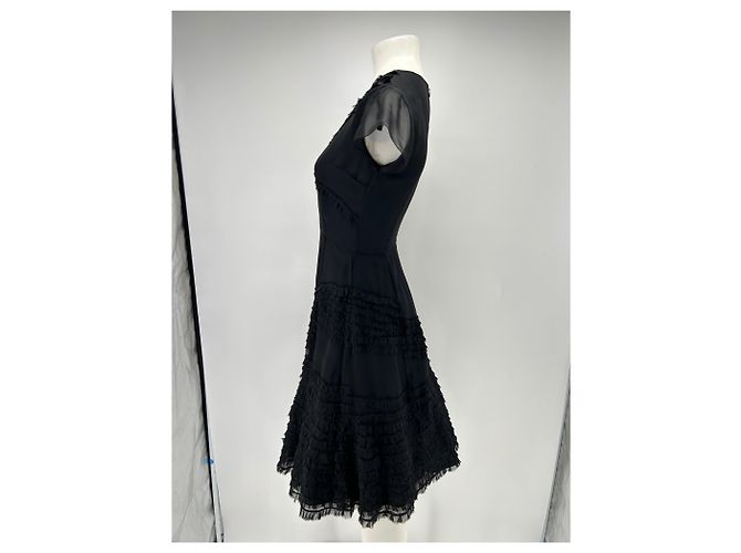 Autre Marque Schwarzes Kleid mit Seidenunterrock - Ansicht 4