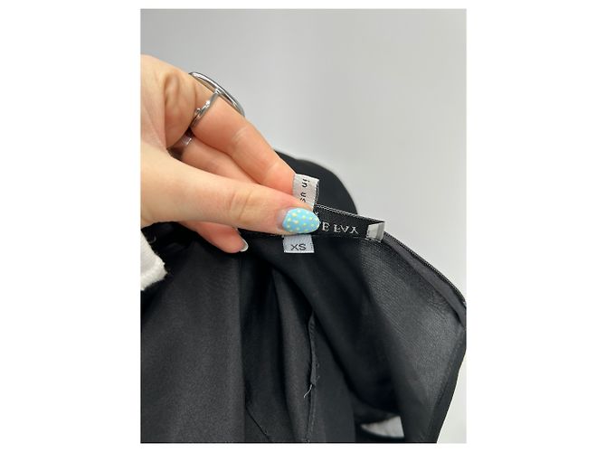 Autre Marque Schwarzes Kleid mit Seidenunterrock - Ansicht 6