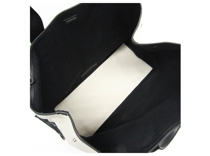 Borsa Balenciaga Cabas M 339936 in blu navy Nero Bianco sporco - vista 4