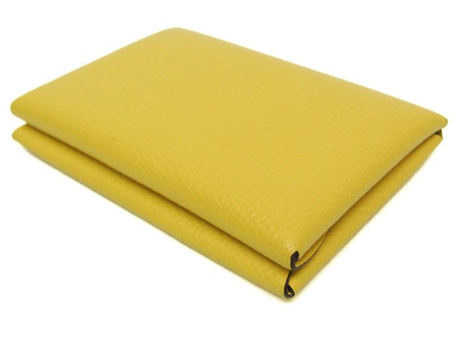 Tarjetero Calvi Duo de cuero Epsom de Hermès en amarillo - vista 2