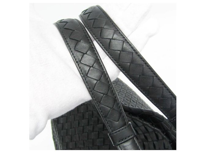 Borsa Medium Garda Intrecciato di Bottega Veneta Nero - vista 13