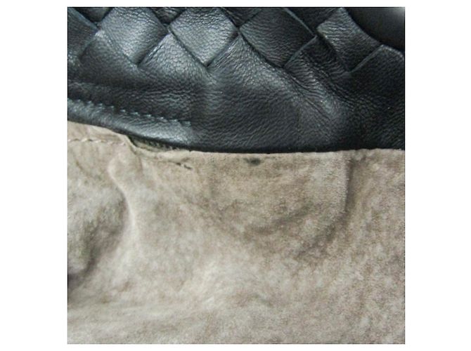 Borsa Medium Garda Intrecciato di Bottega Veneta Nero - vista 15