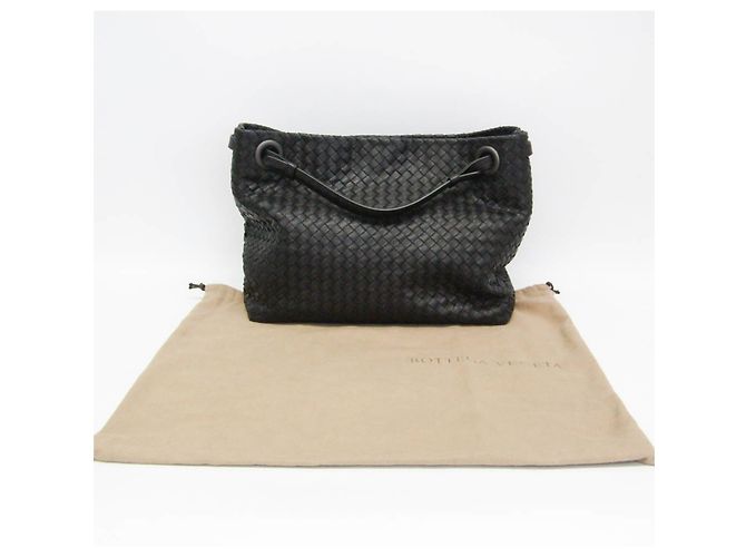 Borsa Medium Garda Intrecciato di Bottega Veneta Nero - vista 2