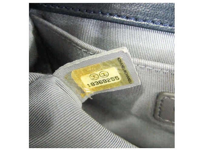 Borsa a Spalla Chanel Boy con Catena Blu navy - vista 15