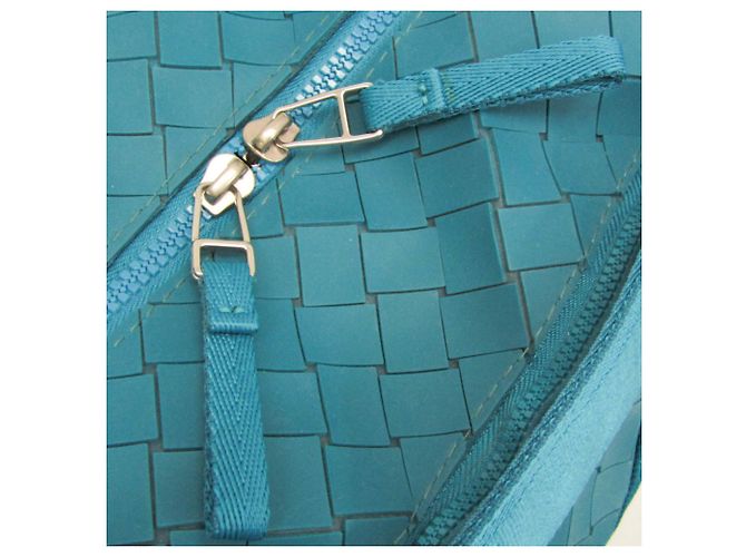 Borsa a spalla e tote in gomma per uomo Bottega Veneta Intrecciato BUFFER Blu - vista 10