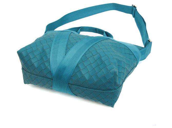 Borsa a spalla e tote in gomma per uomo Bottega Veneta Intrecciato BUFFER Blu - vista 2