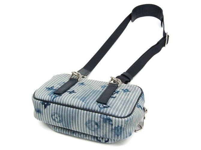 Pochette Outdoor Monogram Louis Vuitton Bianco Blu - vista 2
