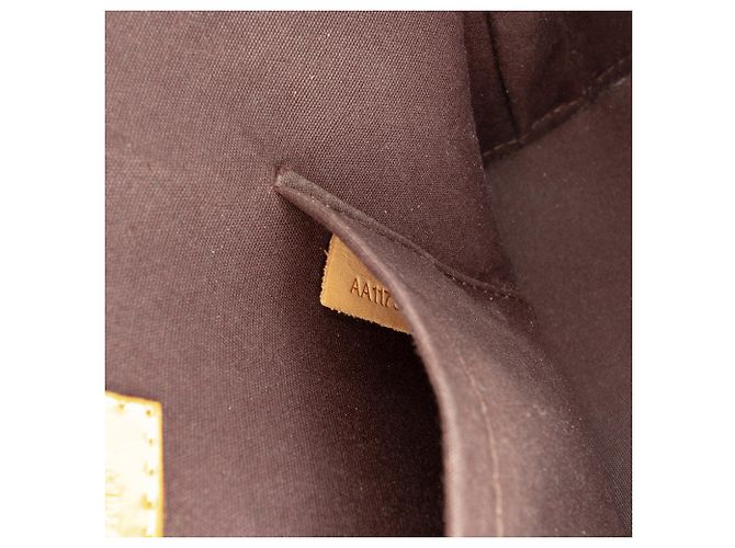 Louis Vuitton Alma BB in Vernis Monogram Viola Porpora - vista 6