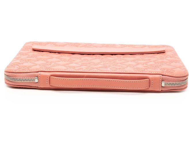 Funda para iPad de piel de cordero rosa con símbolos de la suerte de Chanel - vista 3
