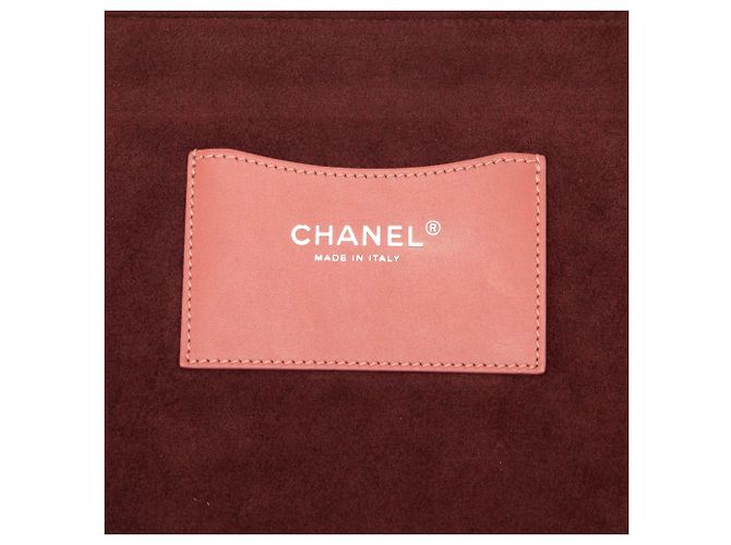 Funda para iPad de piel de cordero rosa con símbolos de la suerte de Chanel - vista 5