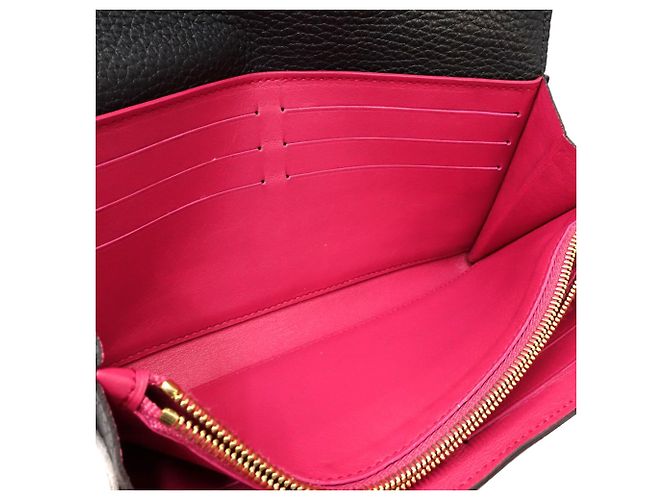 Cartera larga Capucines en taurillon negro Louis Vuitton - vista 6