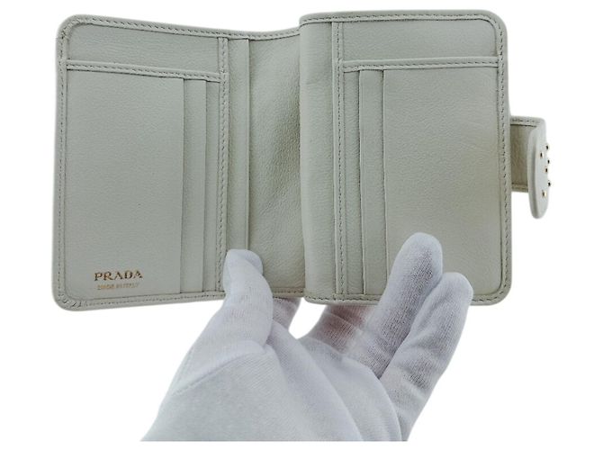 Portafoglio bi-fold Prada 1ML018 in pelle bianco oro D'oro - vista 8