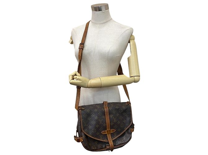 Borsa a Spalla Saumur 30 Monogram Louis Vuitton Marrone - vista 15