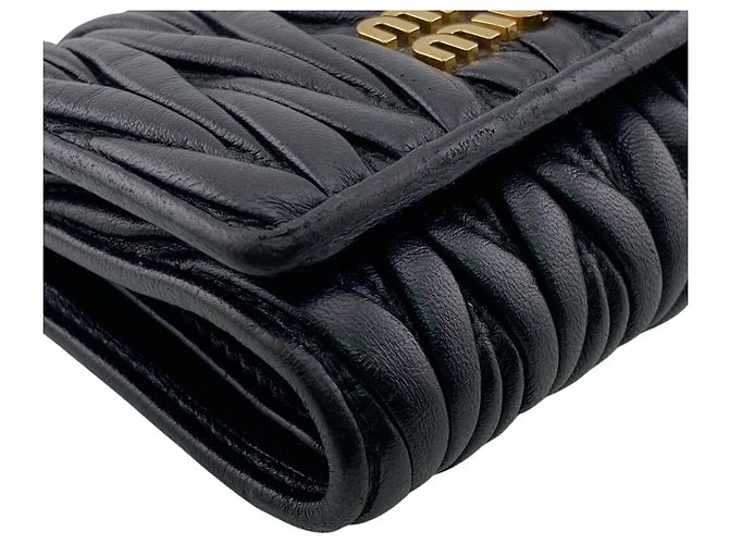 Cartera Miu Miu Matelassé de tres pliegues en negro - vista 3