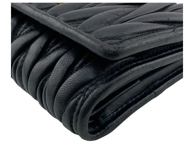 Cartera Miu Miu Matelassé de tres pliegues en negro - vista 4