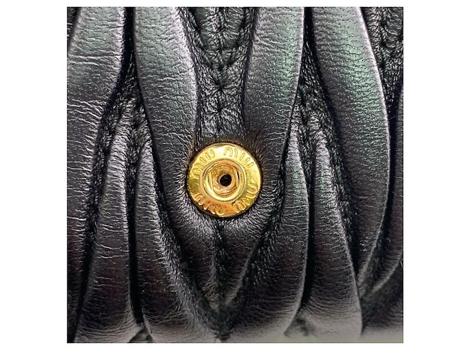 Cartera Miu Miu Matelassé de tres pliegues en negro - vista 6