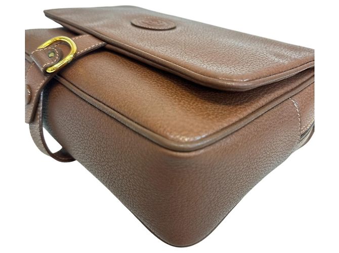 Pochette in pelle marrone con logo GG di Gucci - vista 4