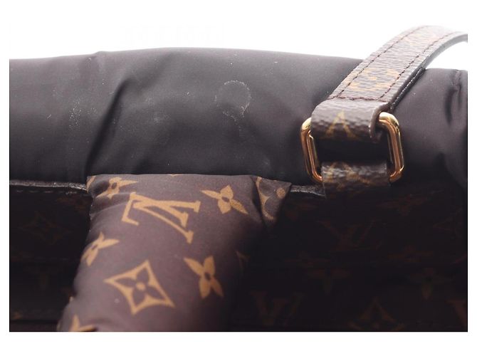 Borsa tote LV Pillow OnTheGo GM di Louis Vuitton Marrone Nero - vista 5
