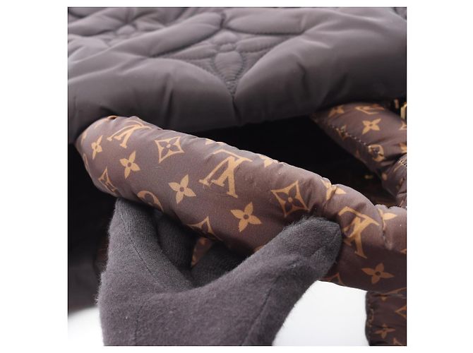 Borsa tote LV Pillow OnTheGo GM di Louis Vuitton Marrone Nero - vista 8