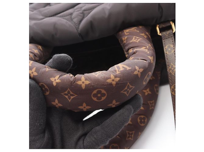 Borsa tote LV Pillow OnTheGo GM di Louis Vuitton Marrone Nero - vista 9