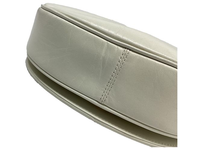 Yves Saint Laurent Borsa a Spalla Joan Trapuntata di Saint Laurent in Pelle di Vitello Bianca - vista 12