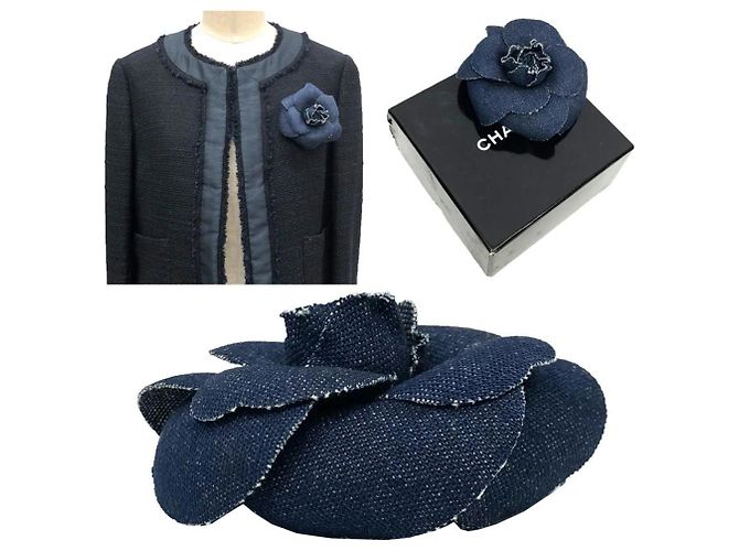 Broche Camelia de Chanel Azul Azul marino - vista 2