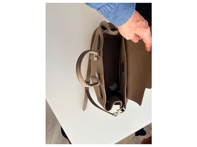 Sac tote Louis Vuitton Georges MM Gris en cuir Beige - vue 3