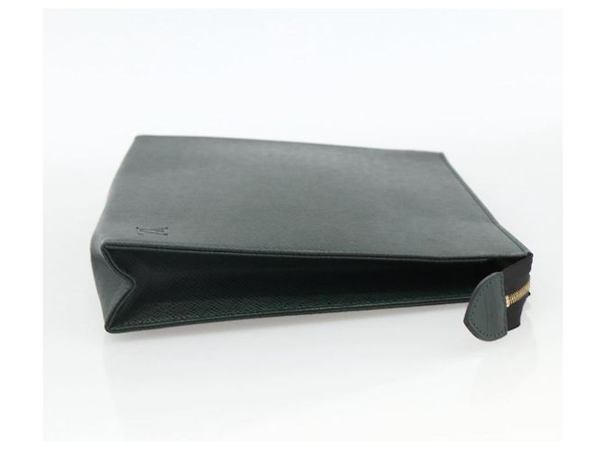 LOUIS VUITTON Poche Toilette 26 Taiga Épicea LV Auth ka3795 - vista 4