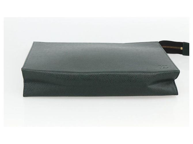 LOUIS VUITTON Poche Toilette 26 Taiga Épicea LV Auth ka3795 - vista 6