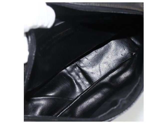 Borsa a Spalla Vala in Pelle Nera e Oro Salvatore Ferragamo Auth BA11993 Nero D'oro - vista 11
