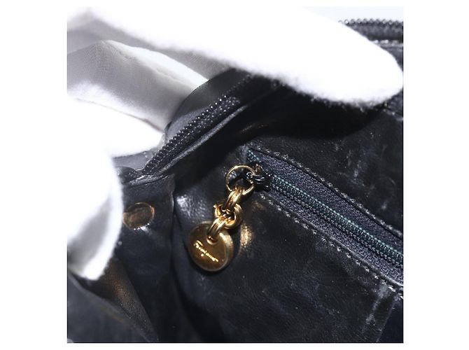 Borsa a Spalla Vala in Pelle Nera e Oro Salvatore Ferragamo Auth BA11993 Nero D'oro - vista 19