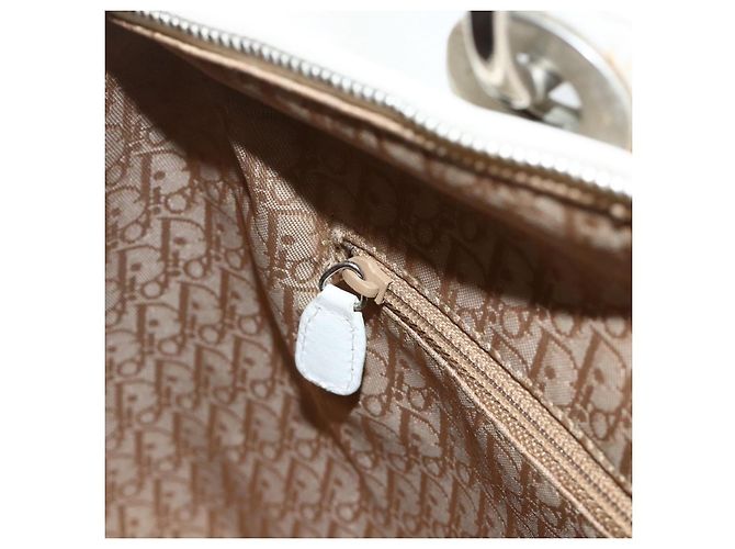 Christian Dior Borsa a mano Lady Dior Canage in pelle bianca e argento Auth YKZ152 Bianco - vista 21