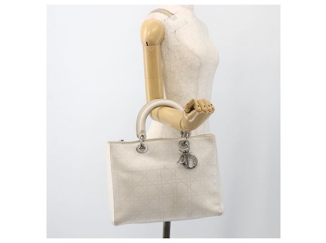 Christian Dior Borsa a mano Lady Dior Canage in pelle bianca e argento Auth YKZ152 Bianco - vista 23