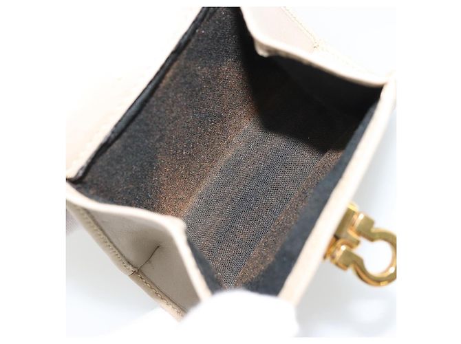 Borsa Pouch in Suede Beige e Oro Gancini di Salvatore Ferragamo Auth YKZ1630 D'oro - vista 10