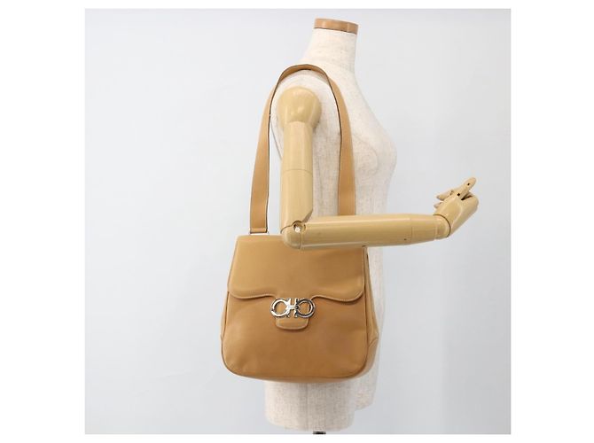 Borsa a Spalla Gancini in Pelle Beige Argento Auth BA11941 di Salvatore Ferragamo - vista 21