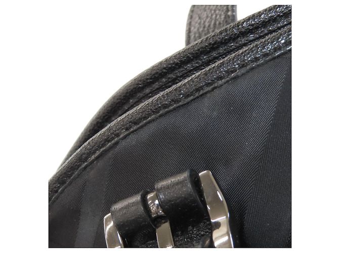 Umhängetasche mit Karomuster von Burberry Schwarz - Ansicht 19