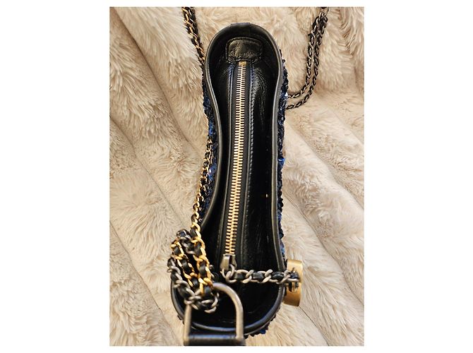 Borsa a spalla Chanel in pelle nera con paillettes blu Nero - vista 4