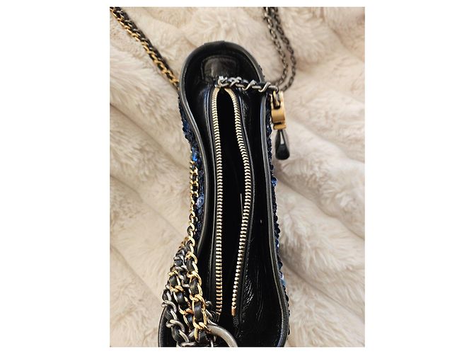 Borsa a spalla Chanel in pelle nera con paillettes blu Nero - vista 5