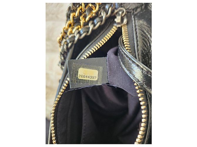 Borsa a spalla Chanel in pelle nera con paillettes blu Nero - vista 8