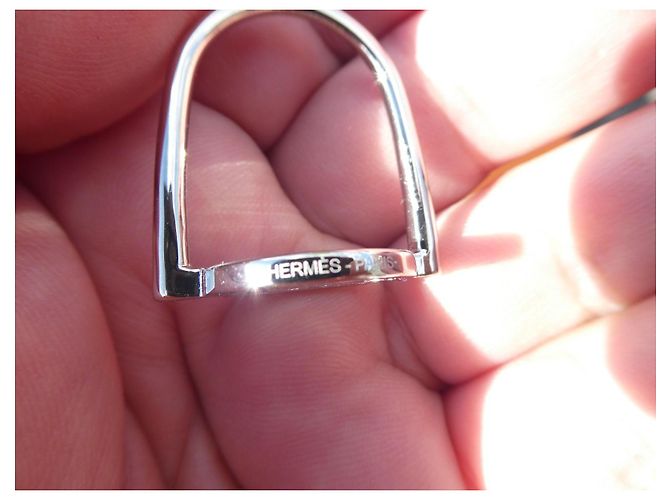 neuer Hermès Schalring aus palladiumbeschichtetem Silberstahl mit einer Hermès-Box Silber Hardware - Ansicht 7
