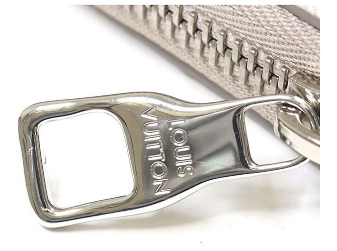 Cartera Zippy Climbing en Taurillon Louis Vuitton Blanco - vista 4